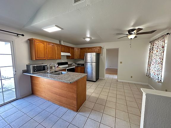 2nd image of 124 Peach St