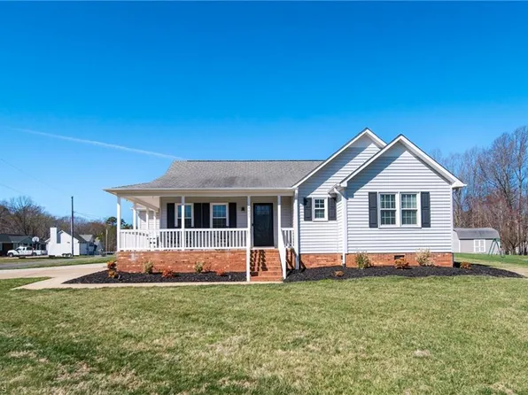4025 Sundance Dr, Walnut Cove, NC 27052