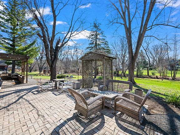 4th image of 21231 W Brandon Rd