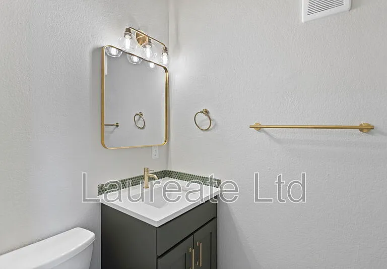 88 N Washington St #5 — Photo 13