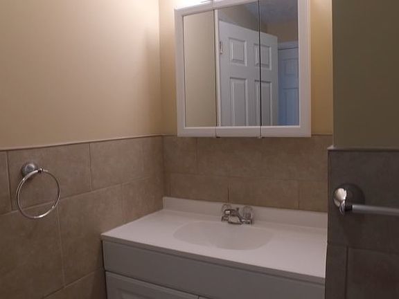 3rd image of 714 Buena Ave