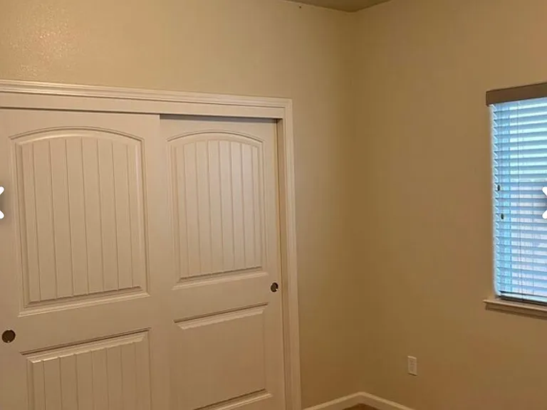 1476 Dynes St — Photo 12