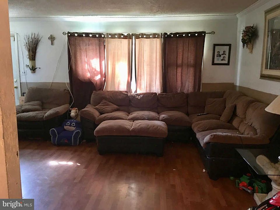 2nd image of 3400 Kelox Rd