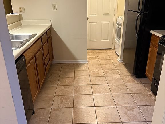 5th image of 448 Chelsea Woods Dr