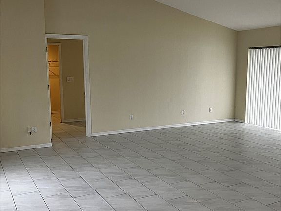4th image of 1001 SE 17th St