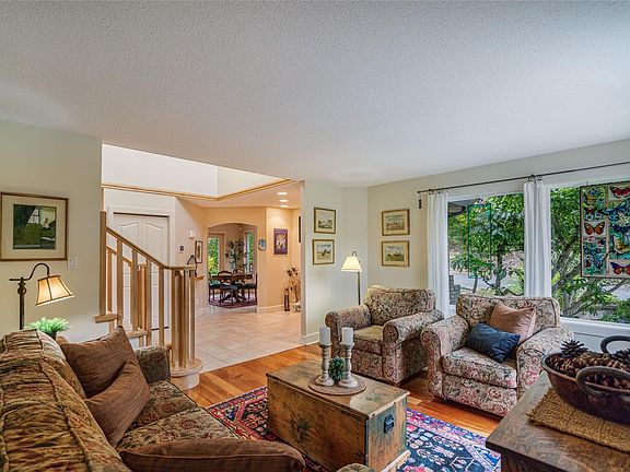 2nd image of 3383 Rockhampton Rd