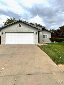 1012 Cedarcrest Dr, Pueblo, CO, 81005