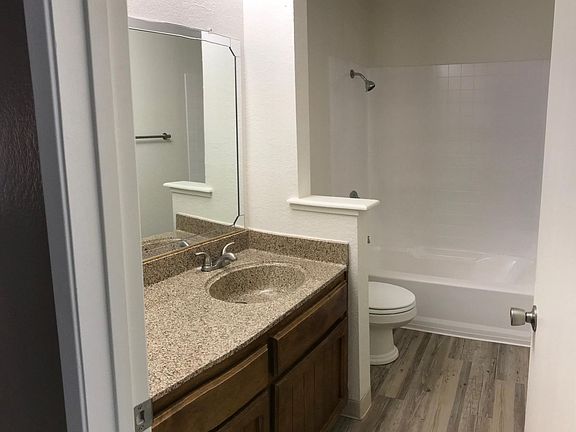 4th image of 6010 Sun Pearl Ct