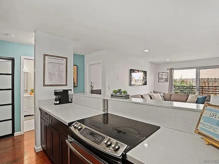 1645 Emerald St #1S — Photo 4