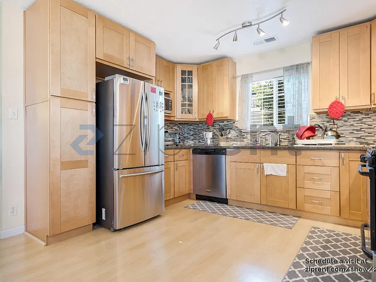 6088 Tourraine Dr — Photo 11