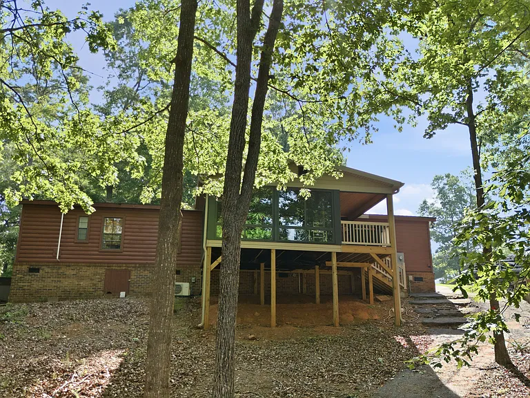 124 Woodshore Dr — Photo 5