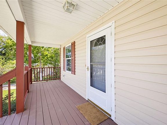 5th image of 219 E Oakview Rd