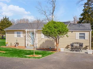 215 E Mary St, Lansing, KS 66043