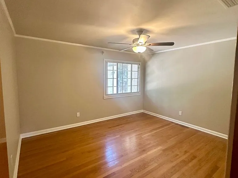 1038 Stewart Ave — Photo 13