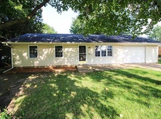 5675 Cornell St SW, Cedar Rapids, IA 52404