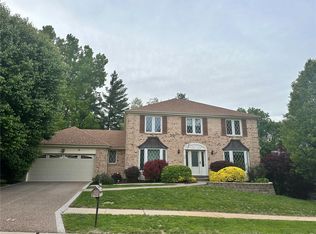 17 Rosebrook Dr, Florissant, MO 63031