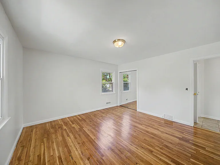 35-10 Lindsay Rd — Photo 13