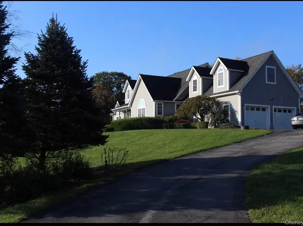 12 Neveles Pride Court, Pine Bush, NY 12566