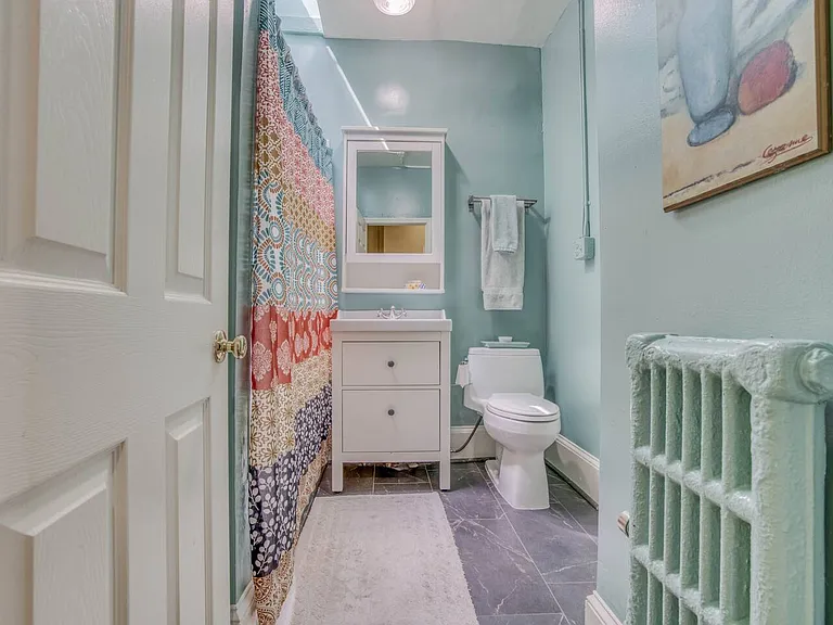 311 E 30th St #2 — Photo 19