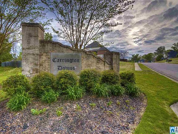 3rd image of 975 Carrington Dr