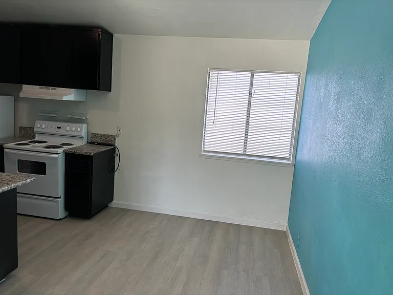 1004 N Jones Blvd #D — Photo 4