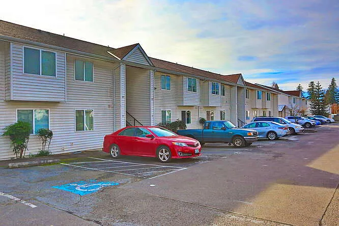 CLEVELAND STATION APTS — Photo 19