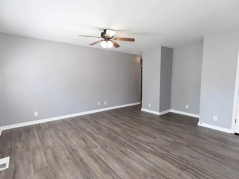 857 Heritage Cir — Photo 7