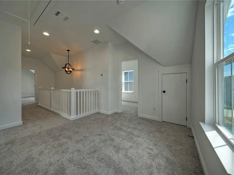 1010 Grant Wood Ave — Photo 24