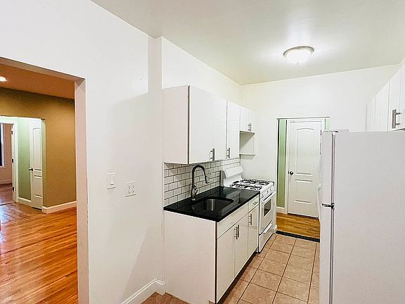 4th image of 31-75 29th St #B3
