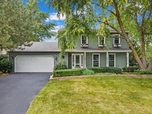 1943 Phaeton Ct, Naperville, IL 60565