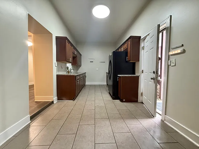 4437 Lorain Ave #DOWN — Photo 7