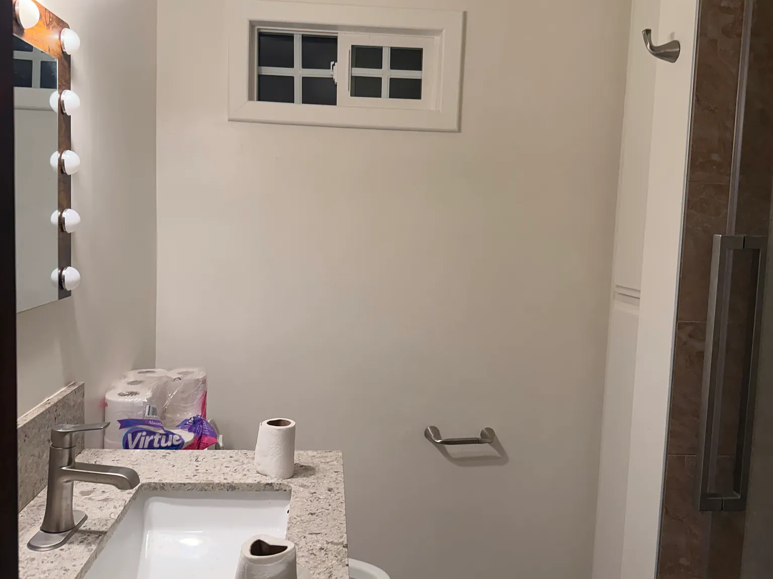 3 bed, 1100 sqft, $2,550 — Photo 4