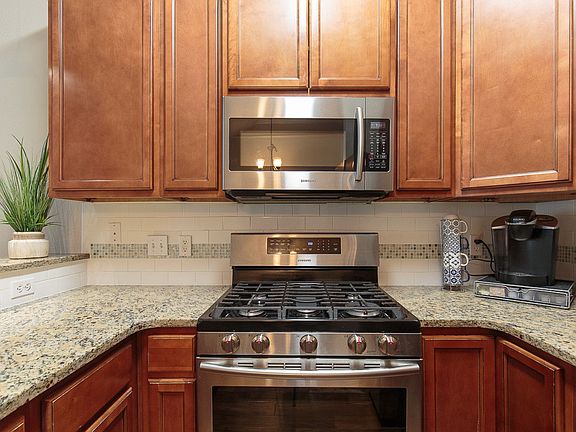 4th image of 717 N Calhoun St APT 1
