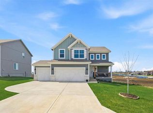 3522 SE Corbin Dr, Lees Summit, MO 64082