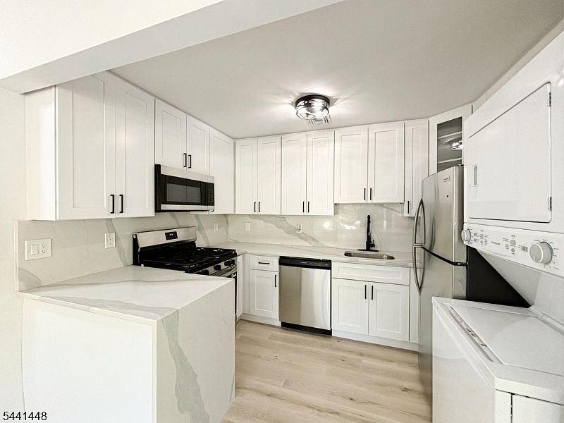 1st image of 135 Falcon Ridge Way