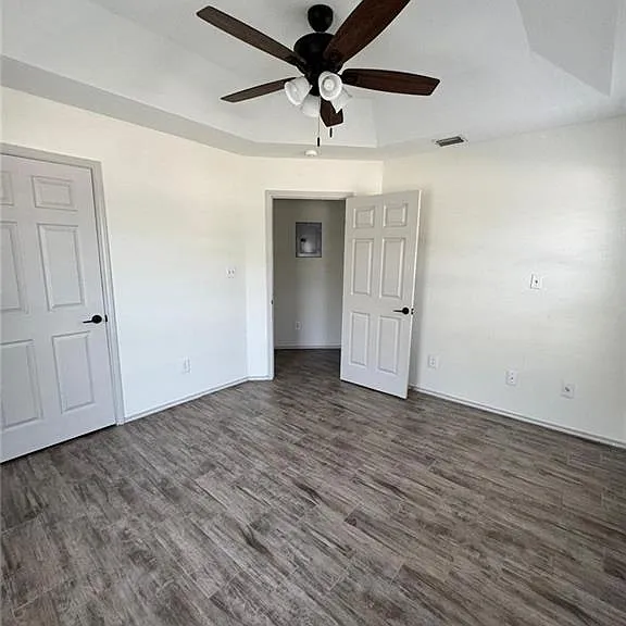 918 Stonehaven Blvd — Photo 6