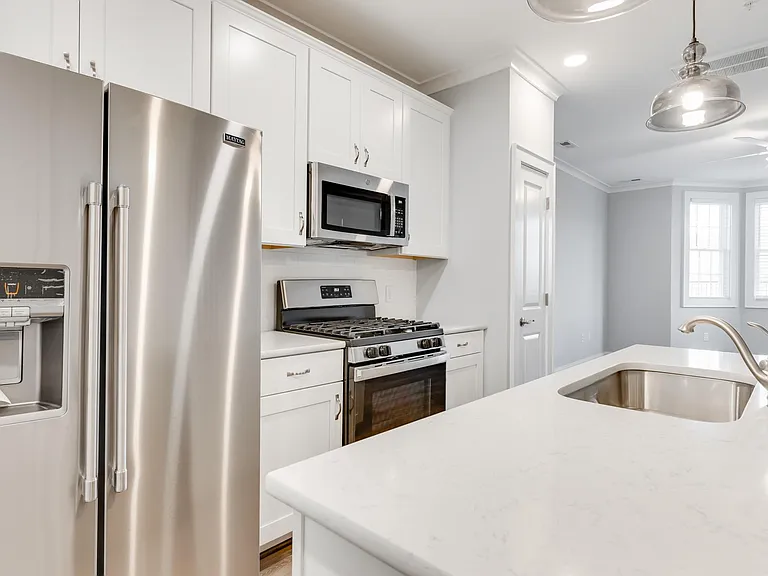 392 Armitage Walk #A — Photo 5
