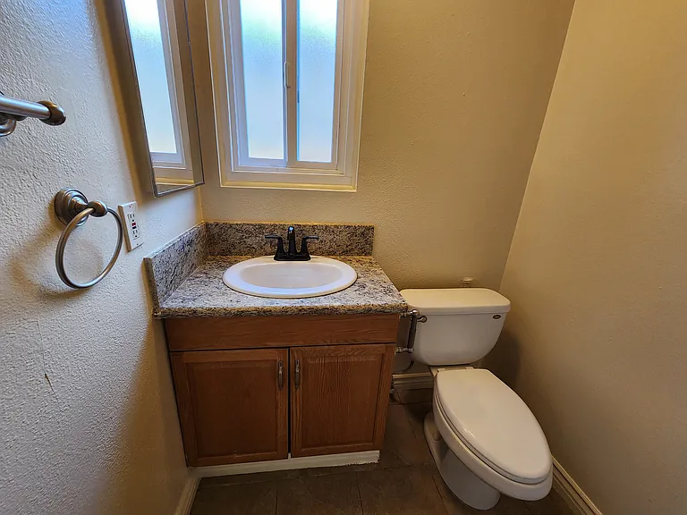 370 Avocado St #3 — Photo 7