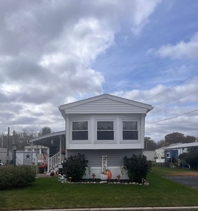 48 Liberty Dr, Attleboro, MA 02703