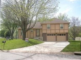 16800 Spring Valley Ct, Belton, MO 64012