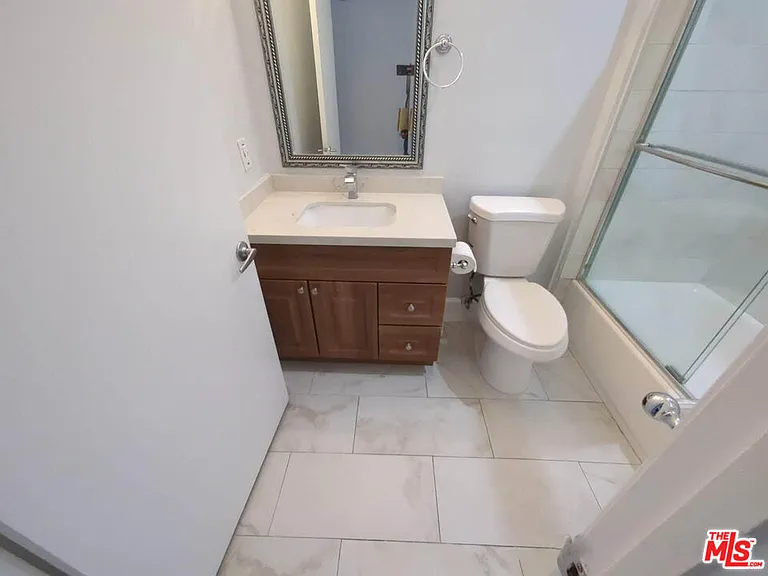 1844 Thayer Ave #102 — Photo 15