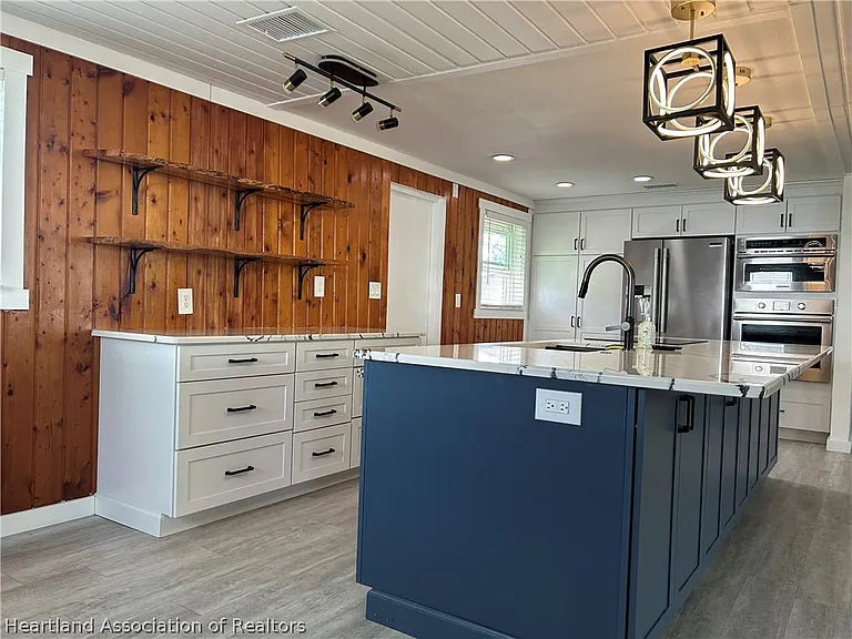 1150 Rialto Ave — Photo 6