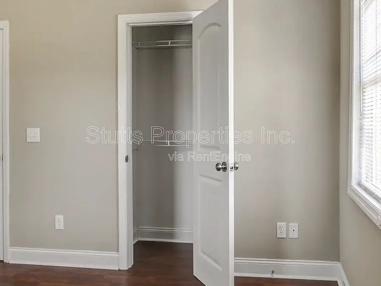 1246 Graham Ave #6 — Photo 6