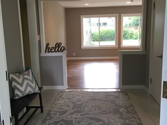 Foyer/Family Room