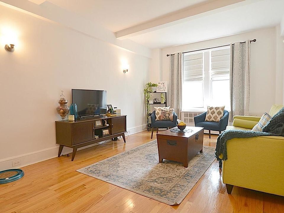 1st image of 212 Amsterdam Ave #5J