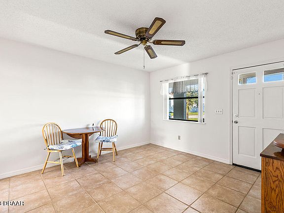 3rd image of 216 Northshore Dr #A