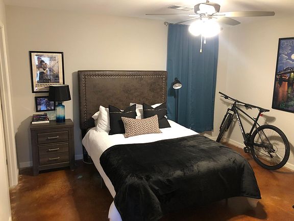 4th image of 1753 E Jackson Ave #6
