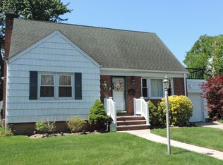 84 Molyneaux Rd, Valley Stream, NY 11580