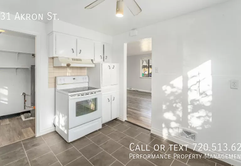 1231 Akron St — Photo 6