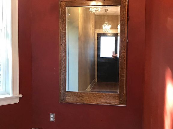 Entryway; Built-In Mirror